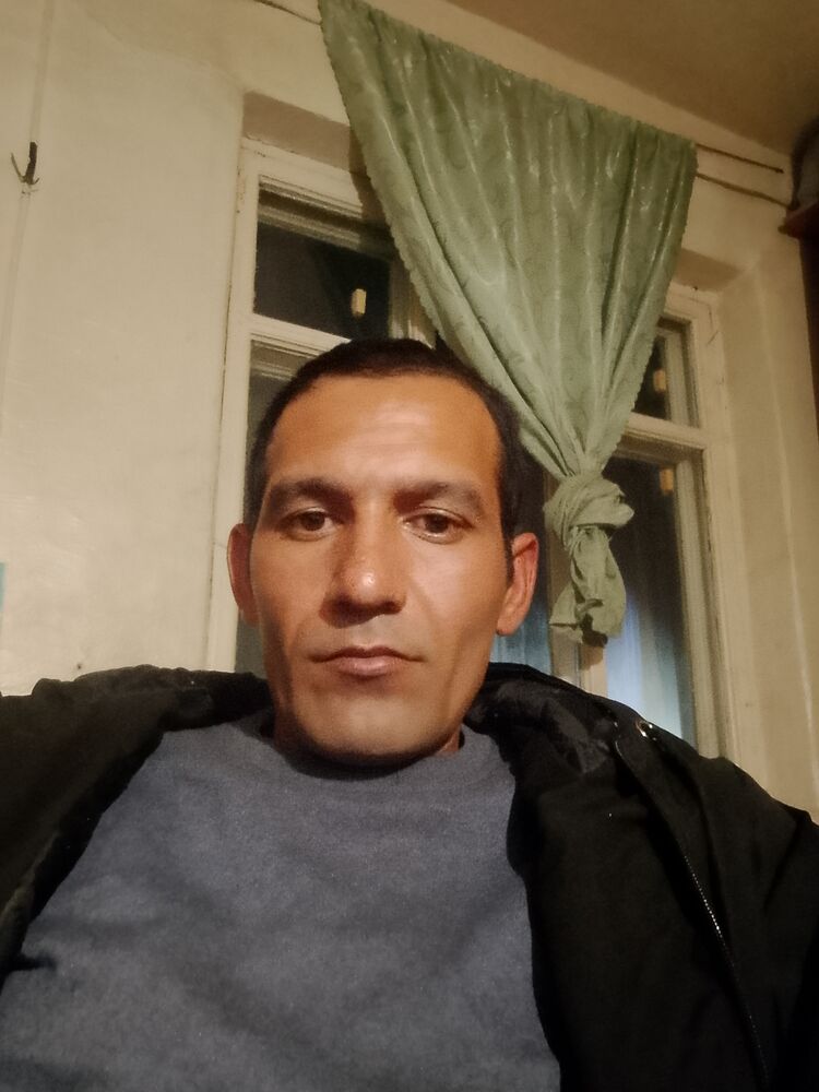  53763922  , 37 ,    