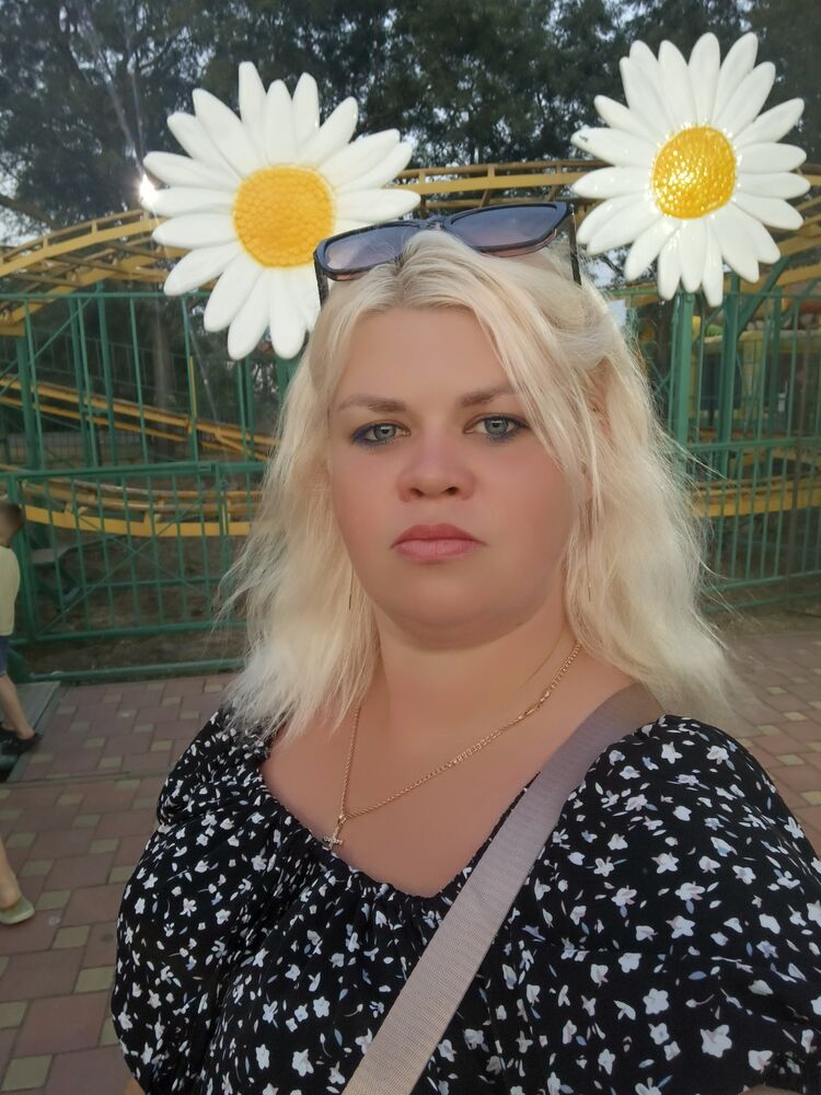  53164792  Katrina, 30 ,    