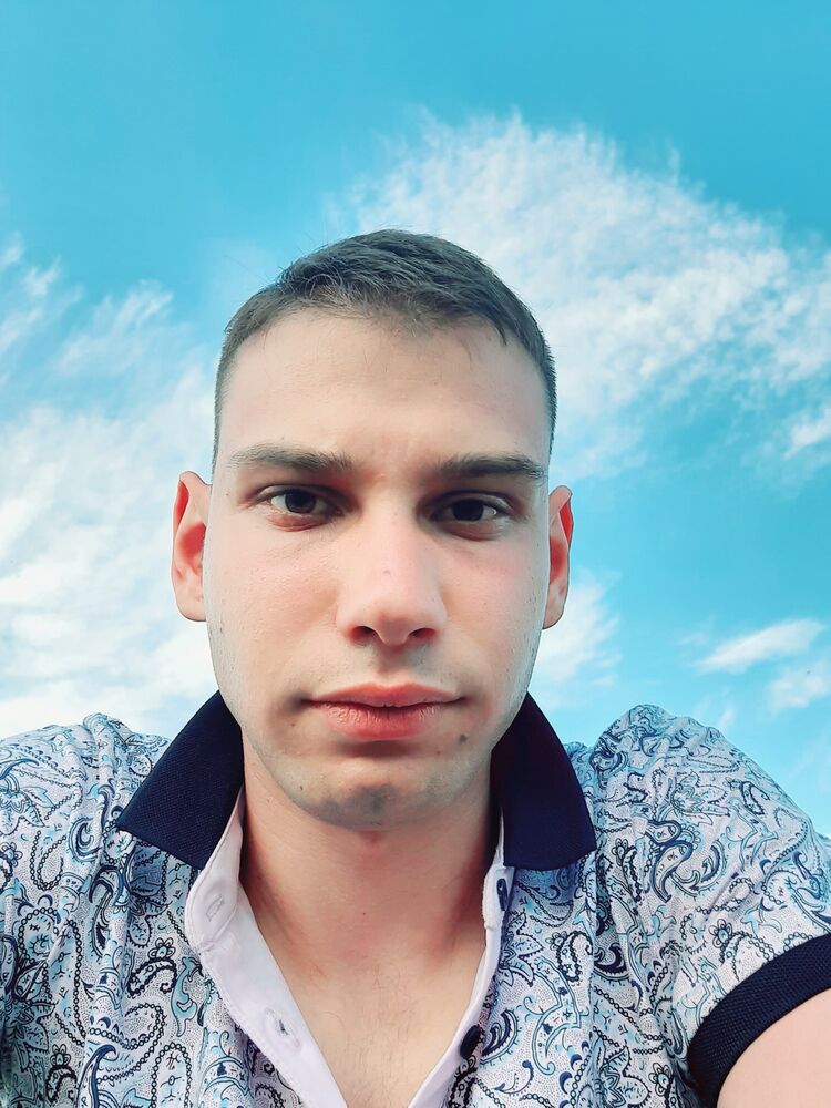  46924022  , 27 ,    
