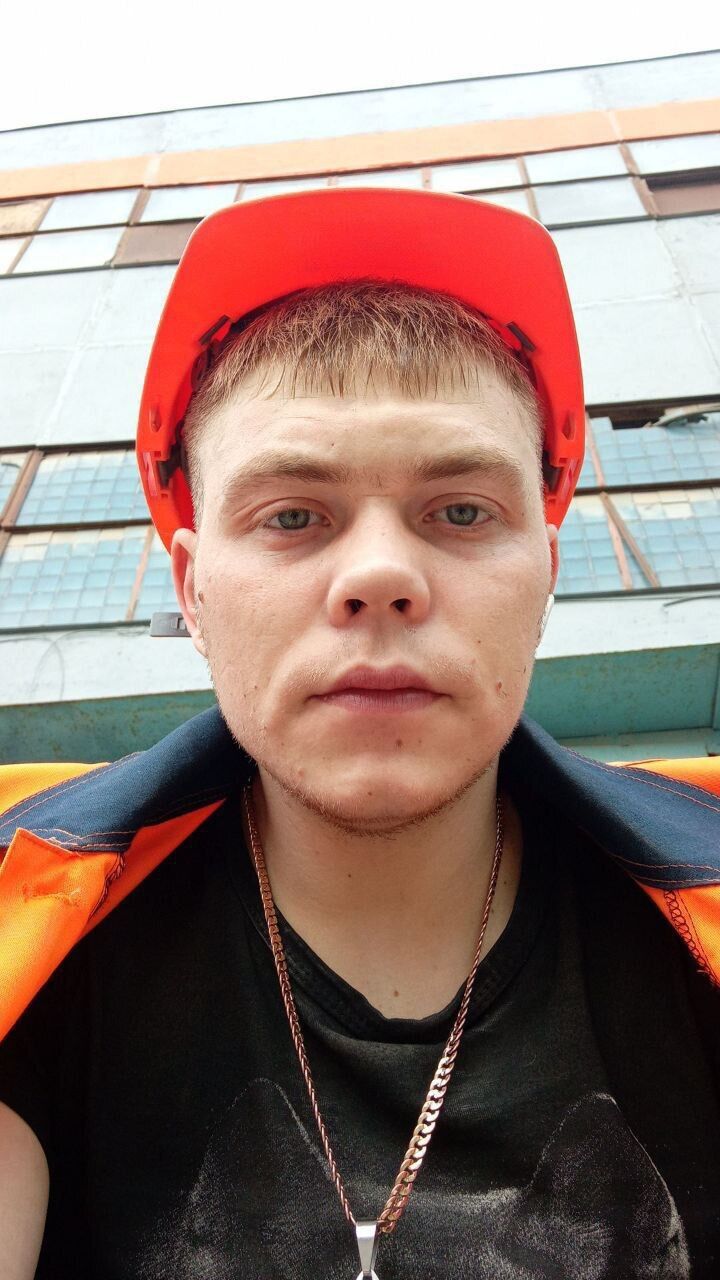  52307202  Artem, 22 ,    