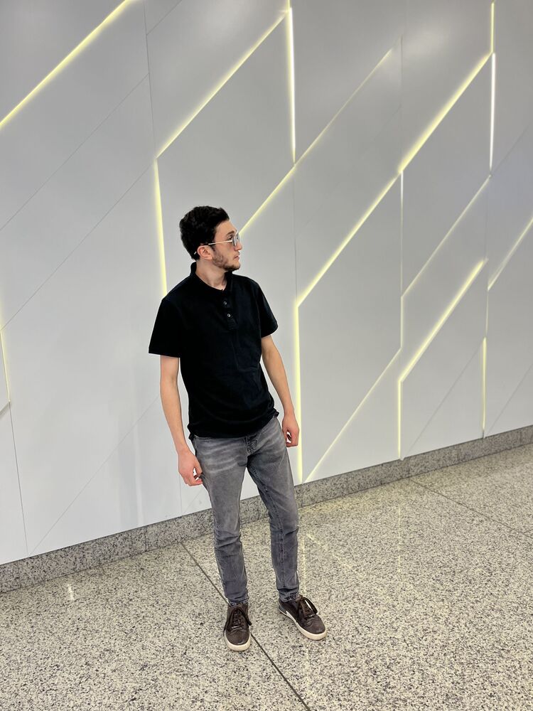 37007112  , 22 ,    