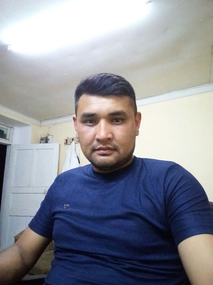  20401402  Adhamjon, 39 ,    