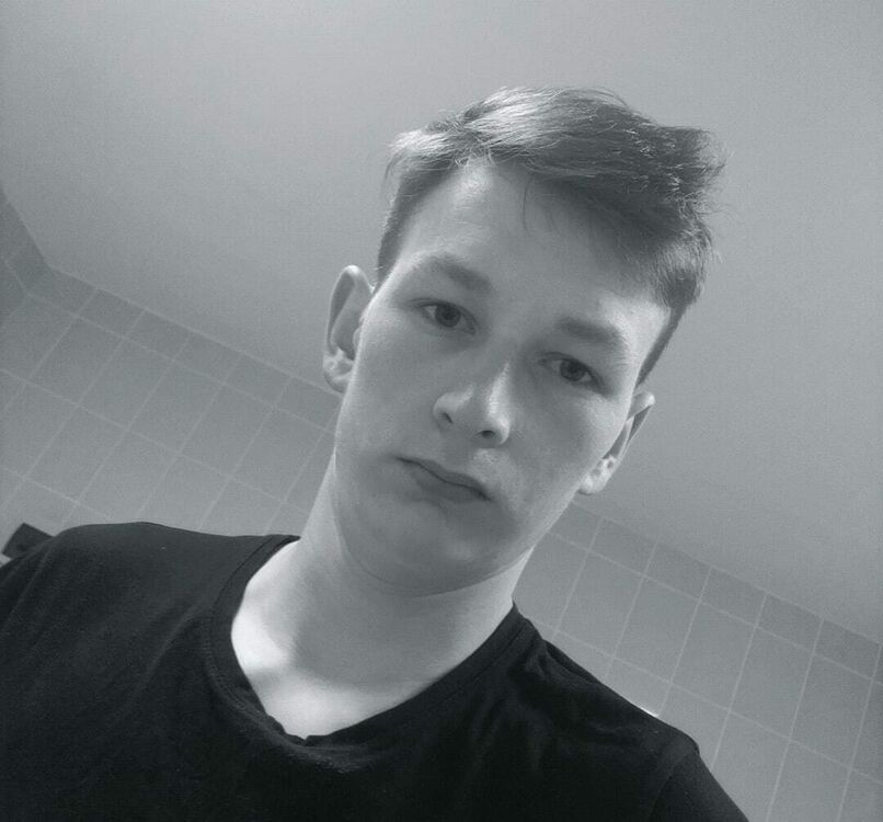  53339662  Oleg, 25 ,    