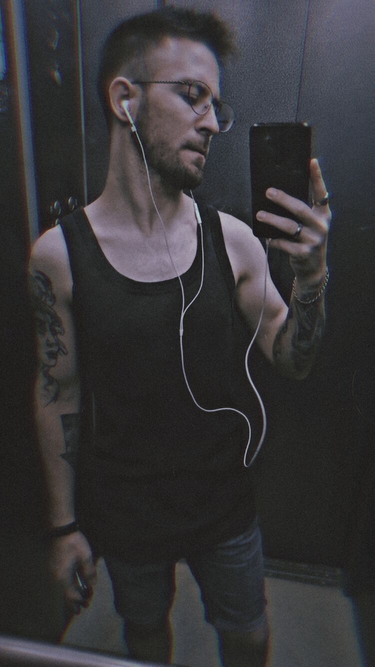  33831272  Anvar, 35 ,    