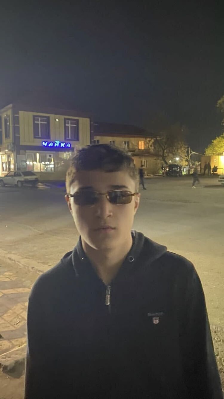  42980042  , 19 ,    