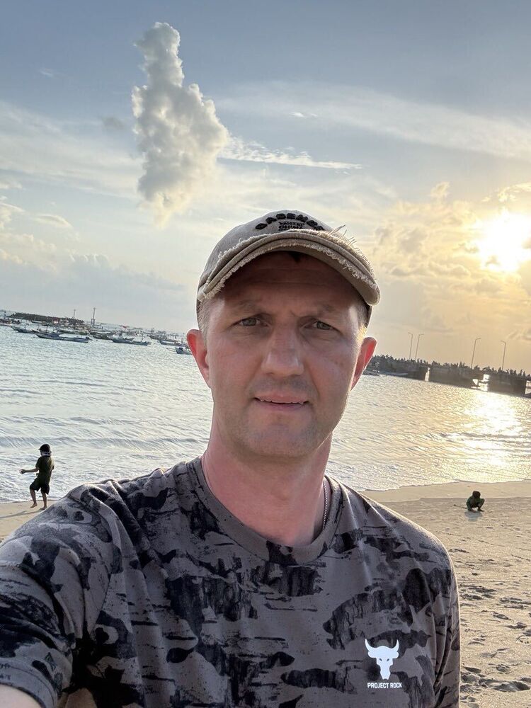  ,   Sergei, 39 ,   ,   , c 