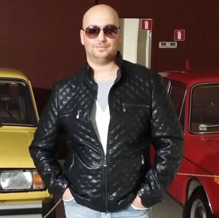  ,   Valli, 46 ,   ,   