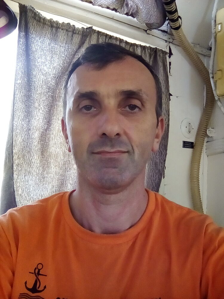  ,   Zviad, 47 ,   ,   , c 