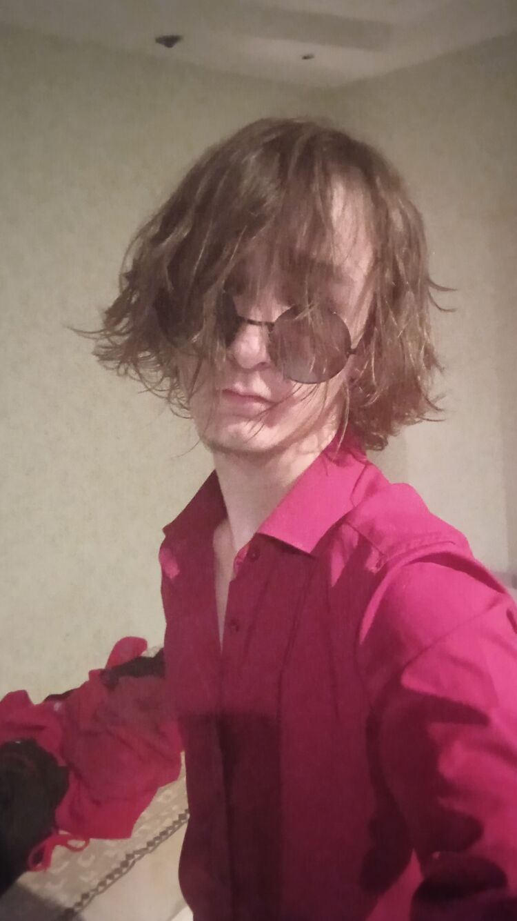  39982282  Aleksey, 20 ,    