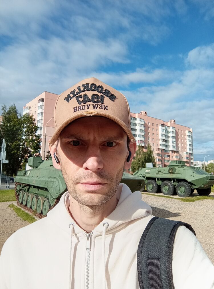  53244082  Vladimir, 40 ,    