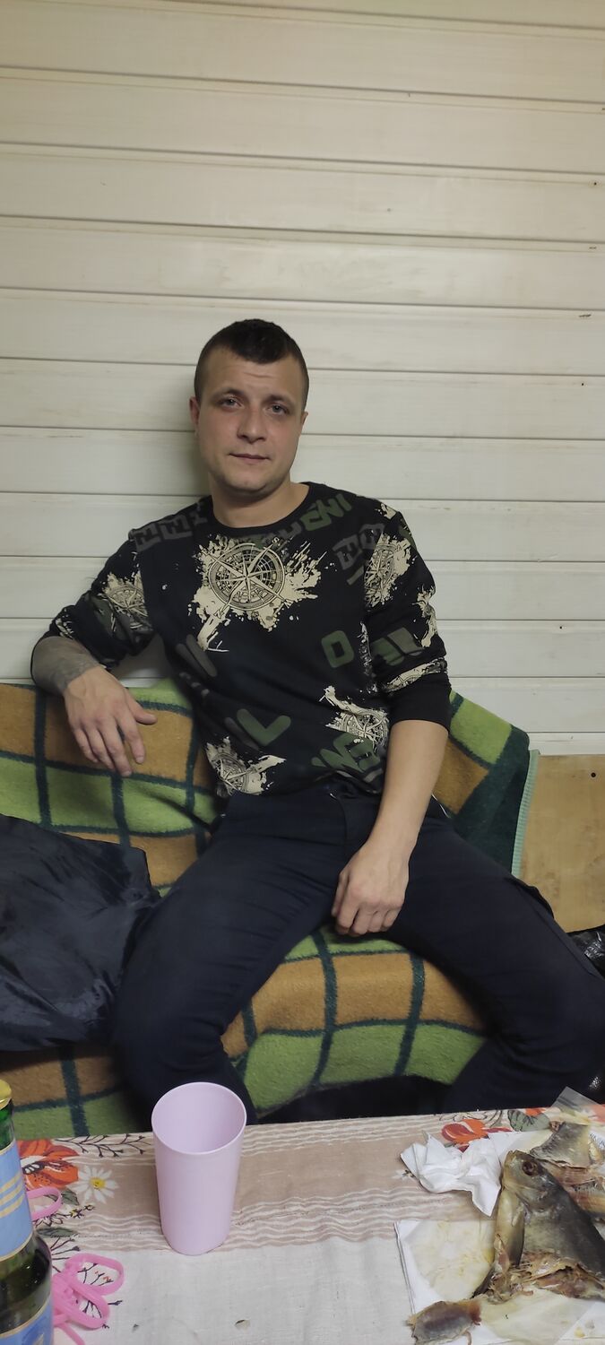  45013962  Viktor, 35 ,    