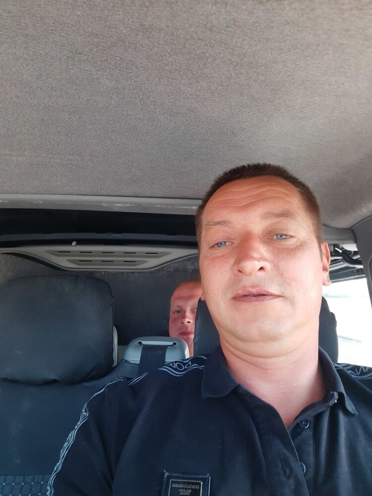  19863292  Alex, 45 ,    