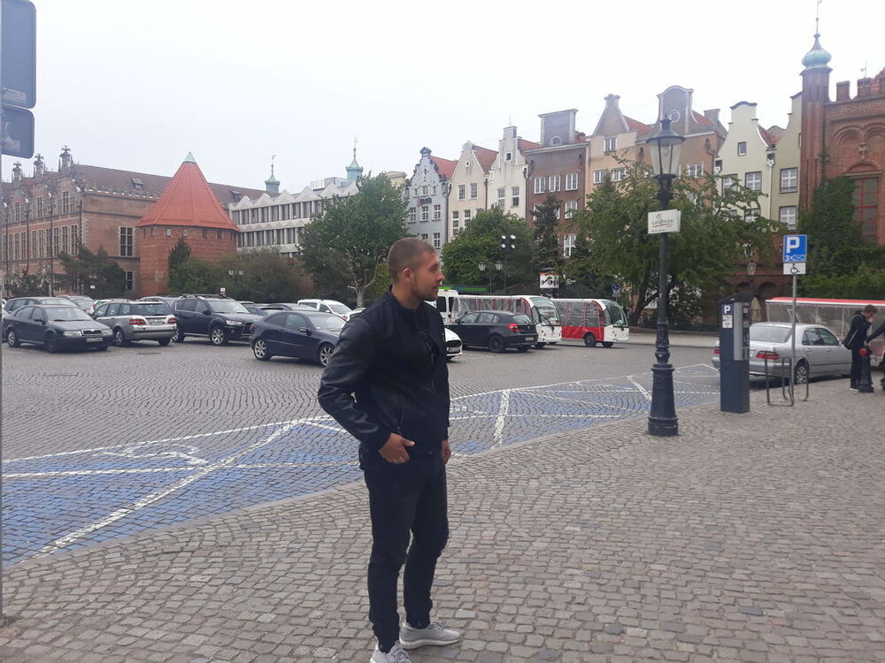  18674452  Alexandr, 30 ,    