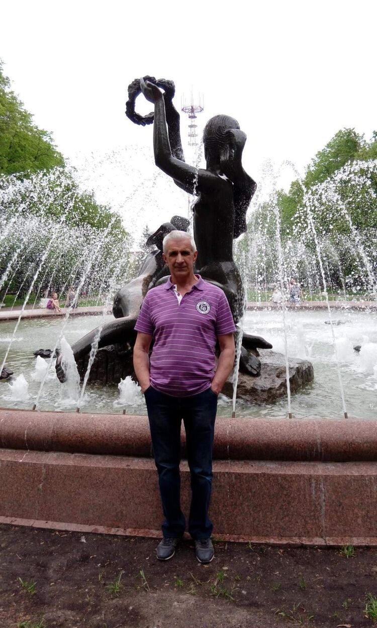  52808512  Nikolay, 69 ,    