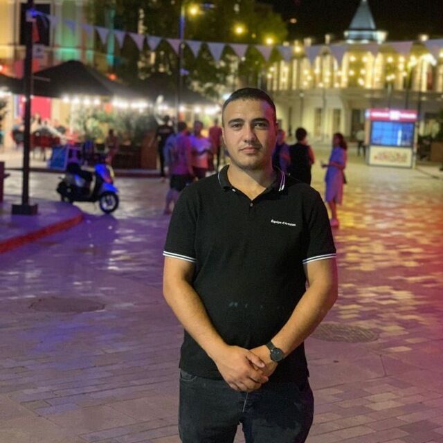  32419352  Hamb, 27 ,    