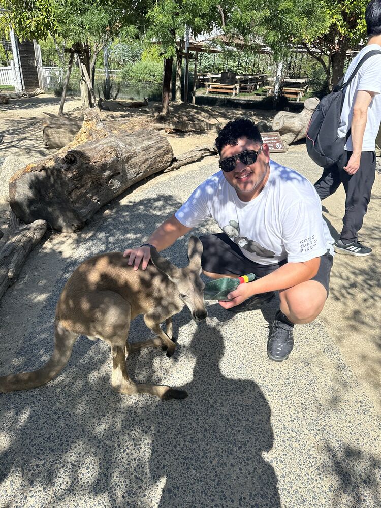  53576622  David Dinero, 23 ,    Manhattan Beach