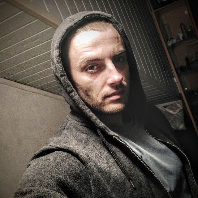  47283722  , 33 ,    