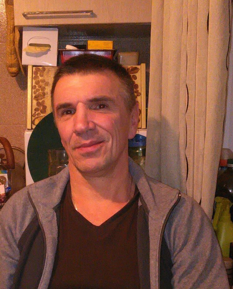  11747622  Mihail, 54 ,    -