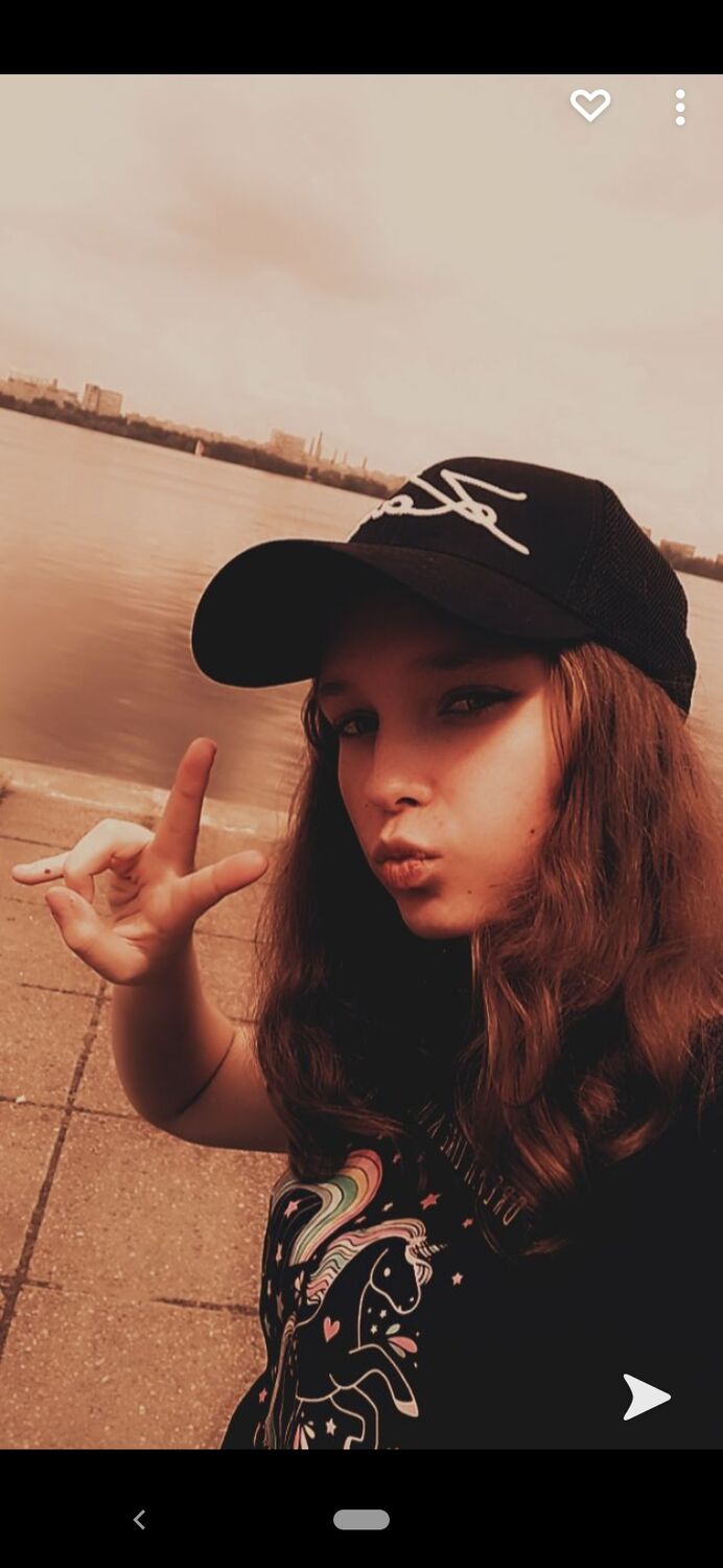  ,   Anastasia, 22 ,   ,   