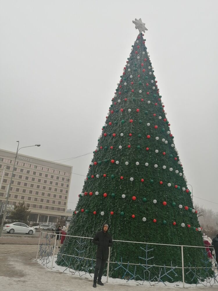  22020822  Xuseyn, 29 ,    