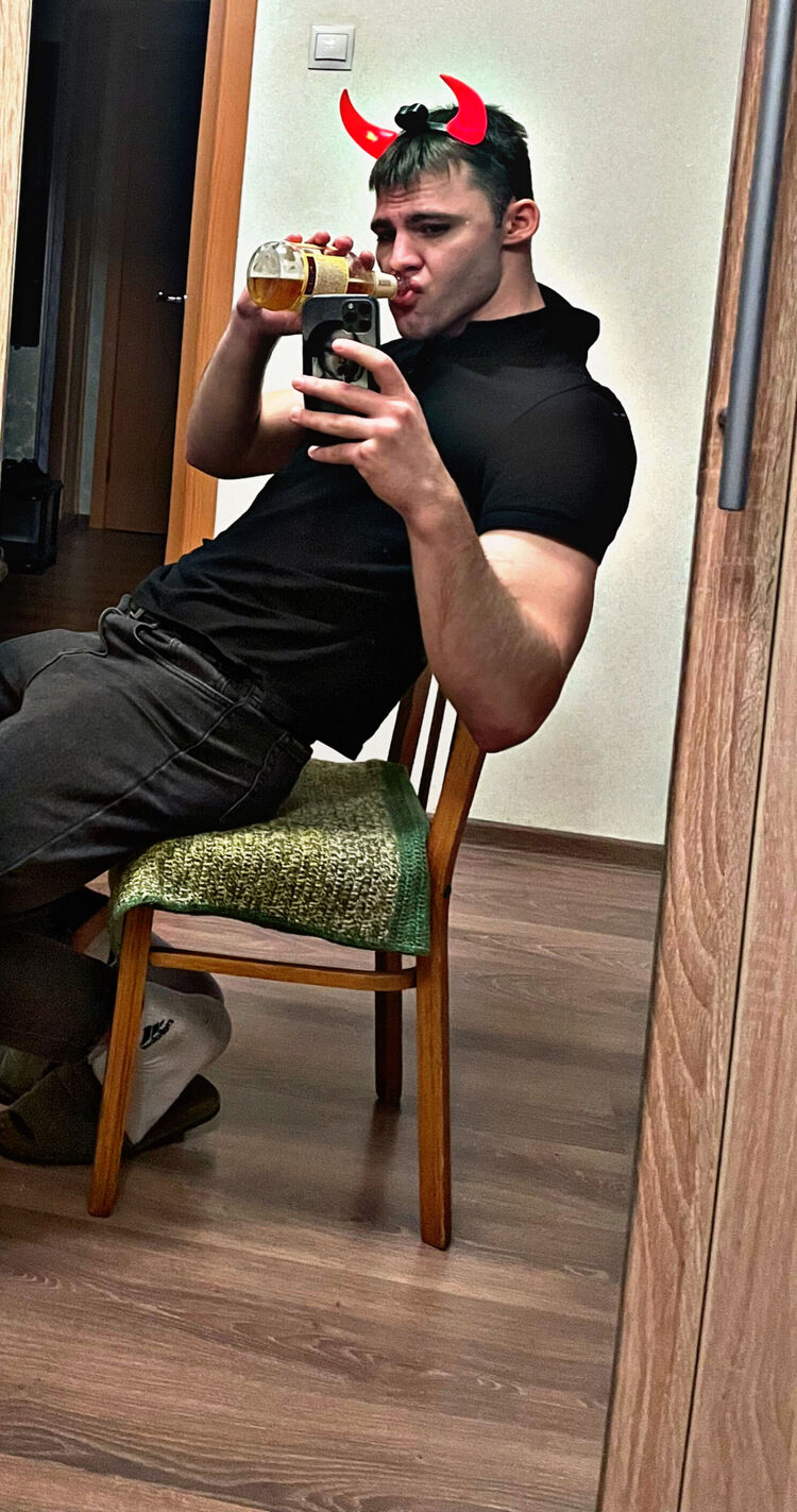  46933592  Vanya, 23 ,    