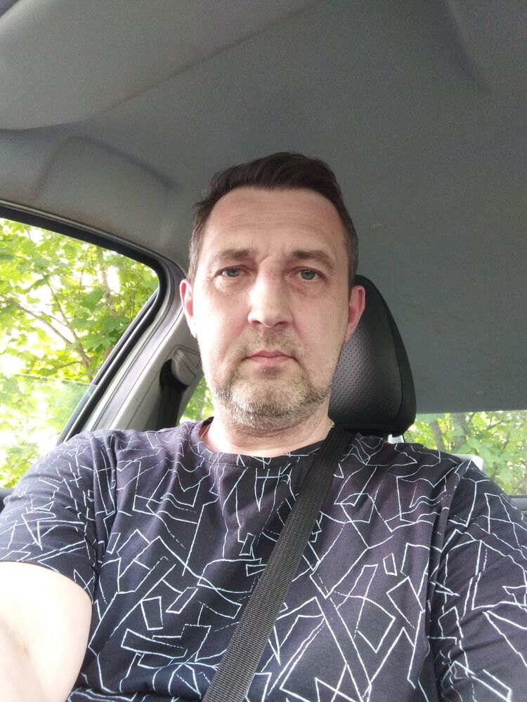  28081172  , 49 ,    