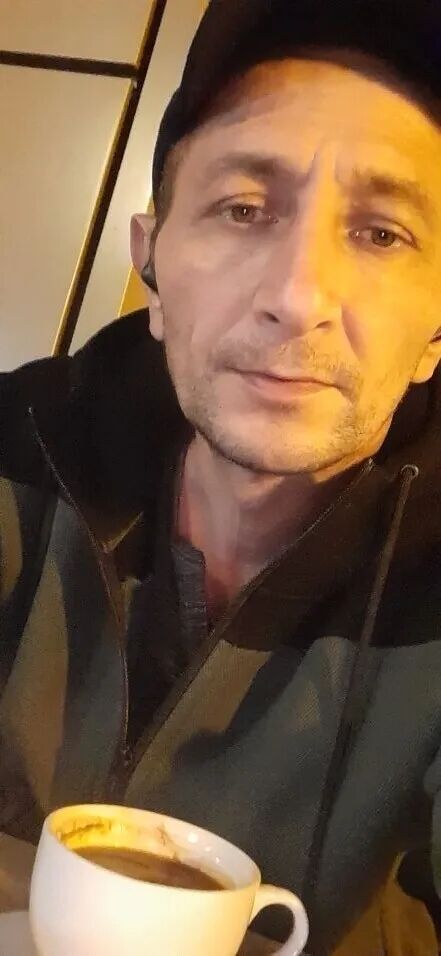  44293342  Pavel, 53 ,    