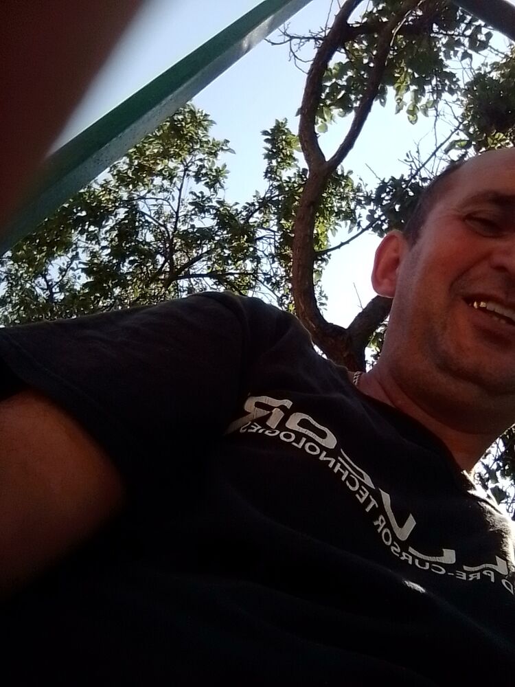  37304692  , 52 ,    