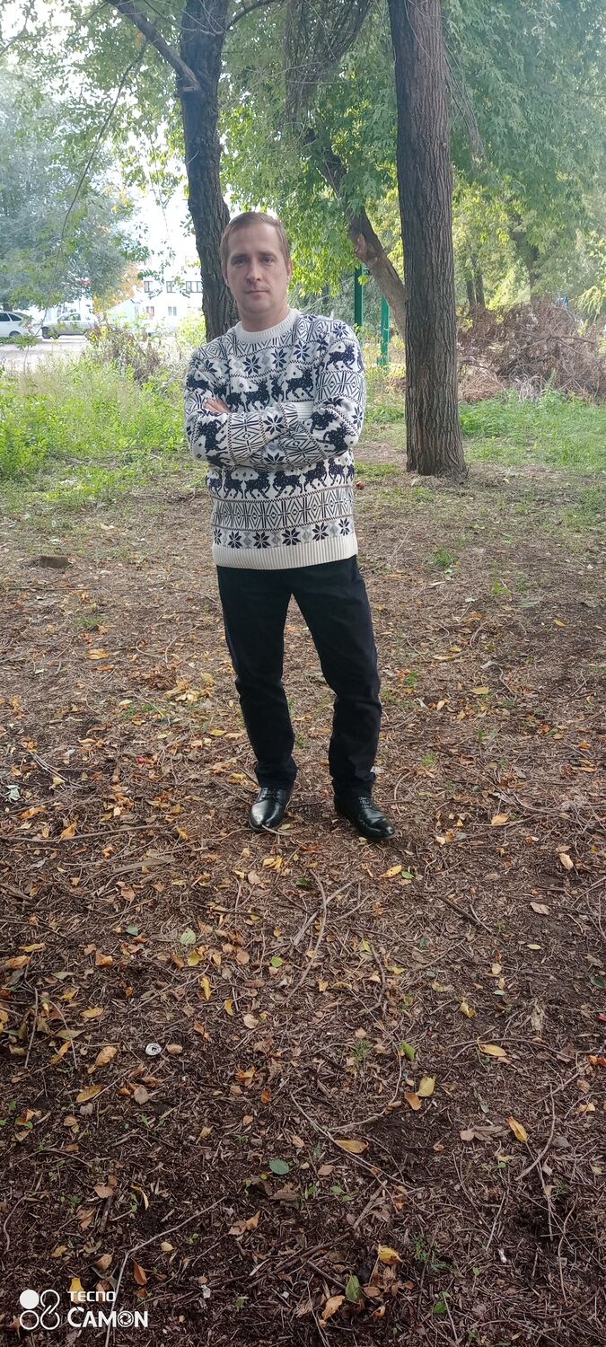  34231282  Sergei, 44 ,    