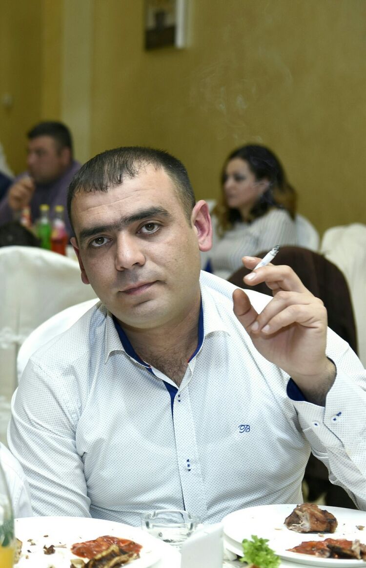  ,   Artur, 40 ,   