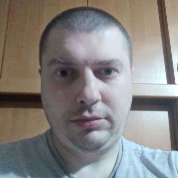  33652272  Slavik, 41 ,    