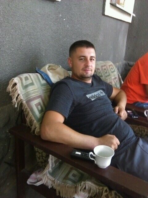  19311822  Andriuha, 35 ,    