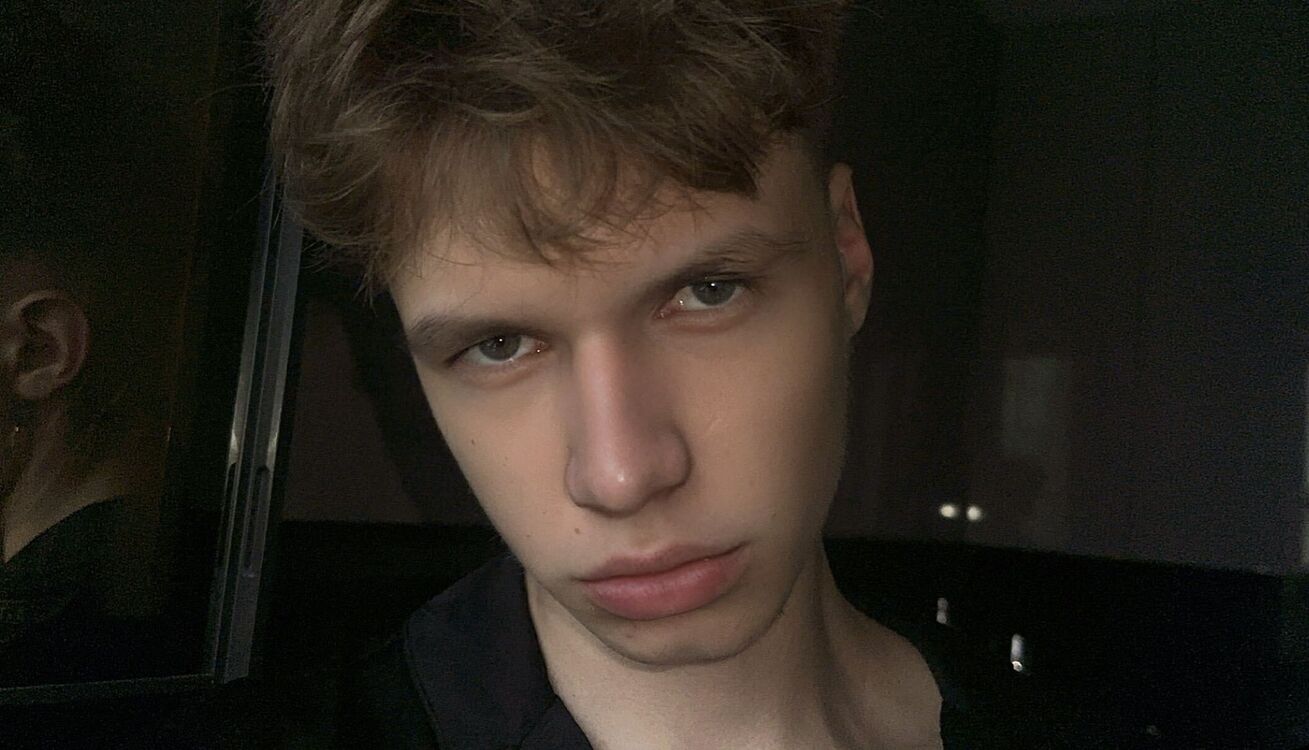  52893832  , 18 ,    