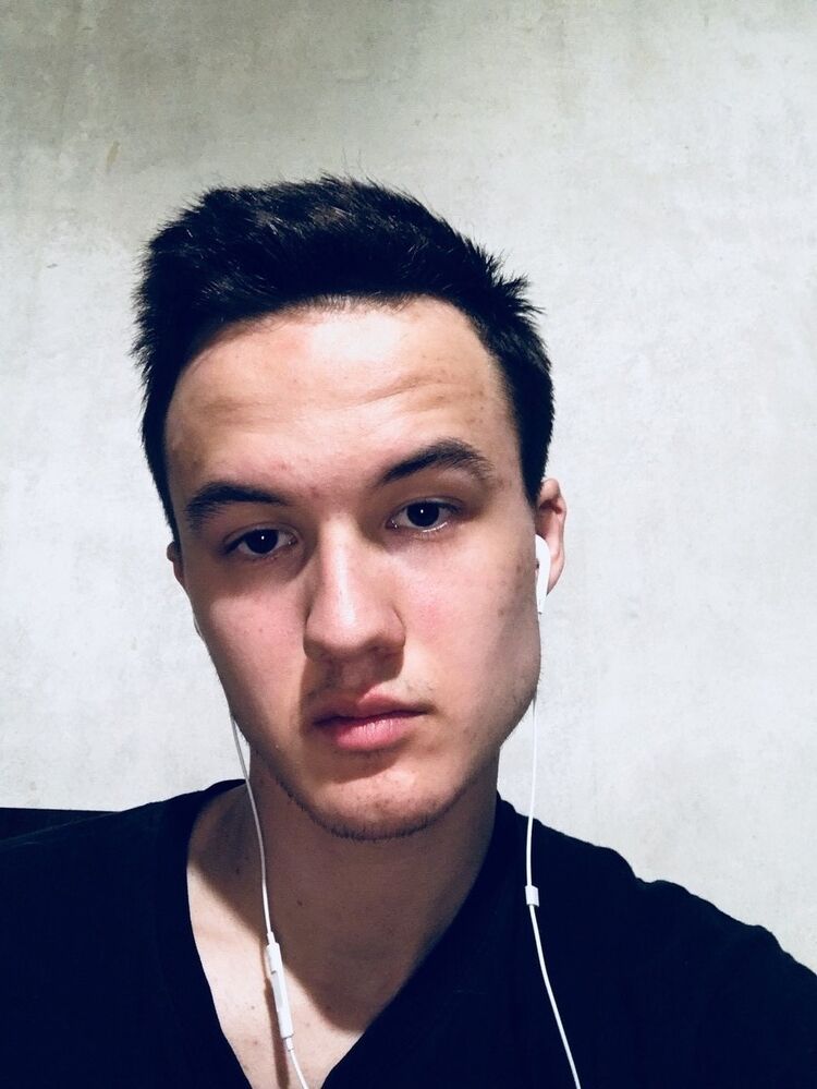  15439372  Igor, 27 ,    