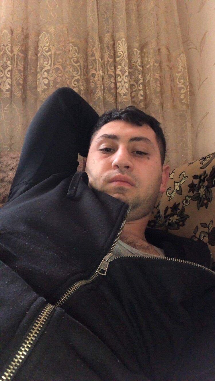  33283612  Hakob, 32 ,    