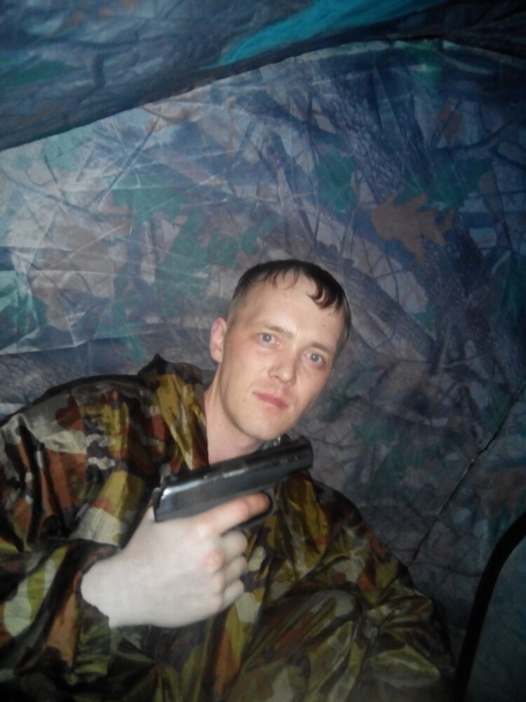 28783362  Konstantin, 37 ,    