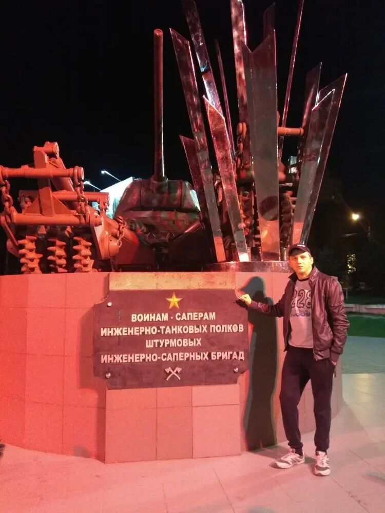  37703462  , 33 ,    