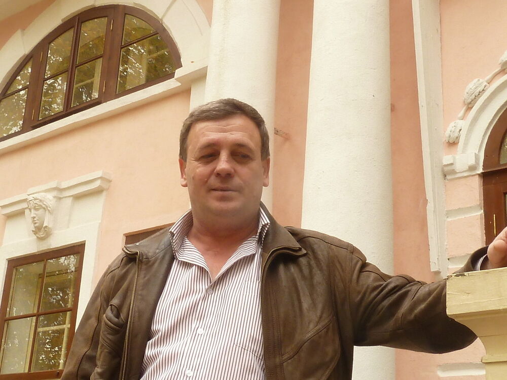  4294972  Ionel, 60 ,    