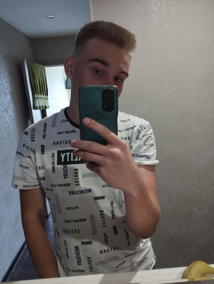  36588312  Vlad, 23 ,    