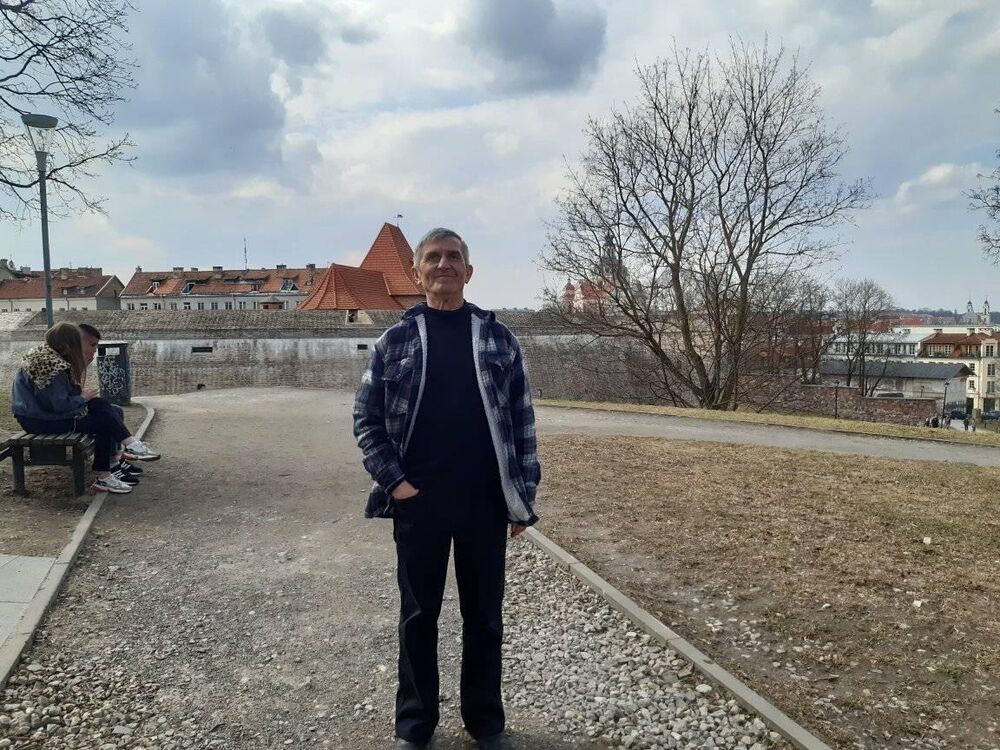  24358352  Vaclav, 63 ,    