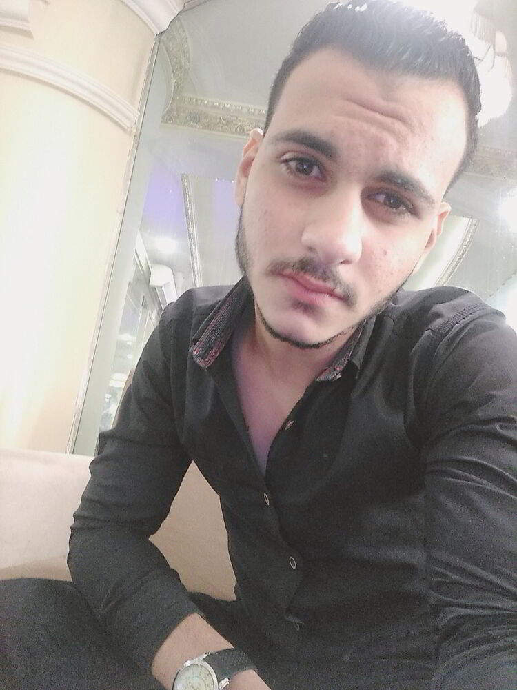  18185472  Eslam, 26 ,    