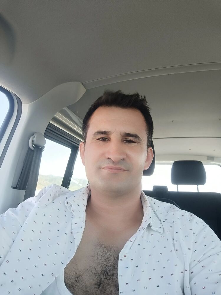  52599672  Ozcan, 40 ,    