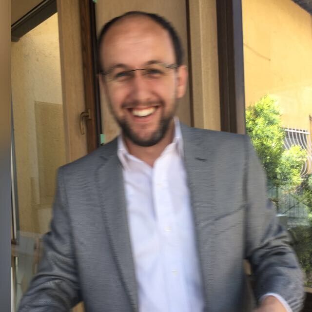  ,   Kamil, 49 ,   