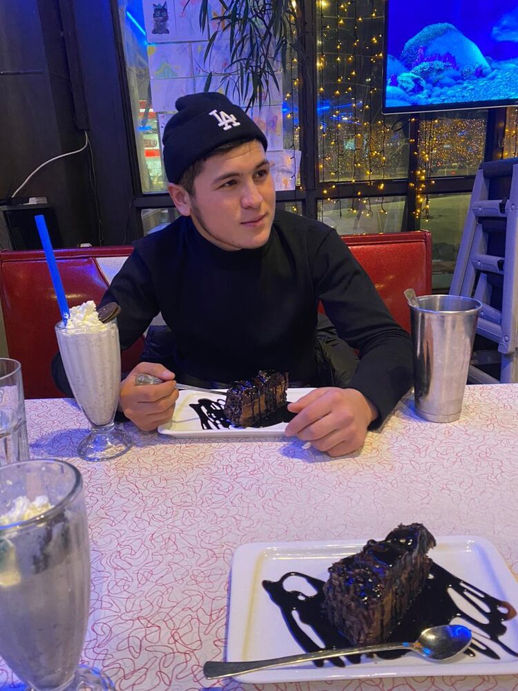  ,   Azizbek, 25 ,   ,   