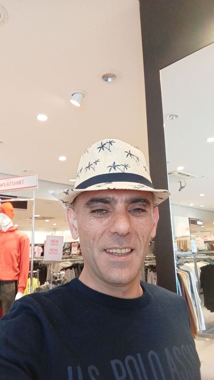  39651932  Serdar, 43 ,    