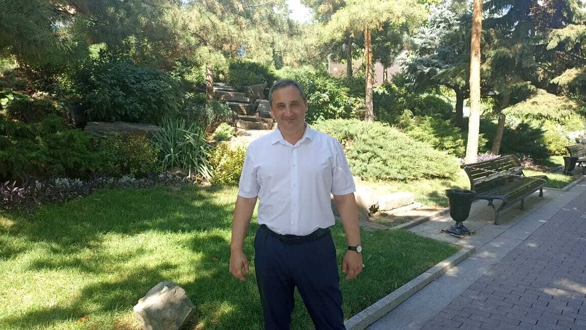 52188242  , 41 ,    --