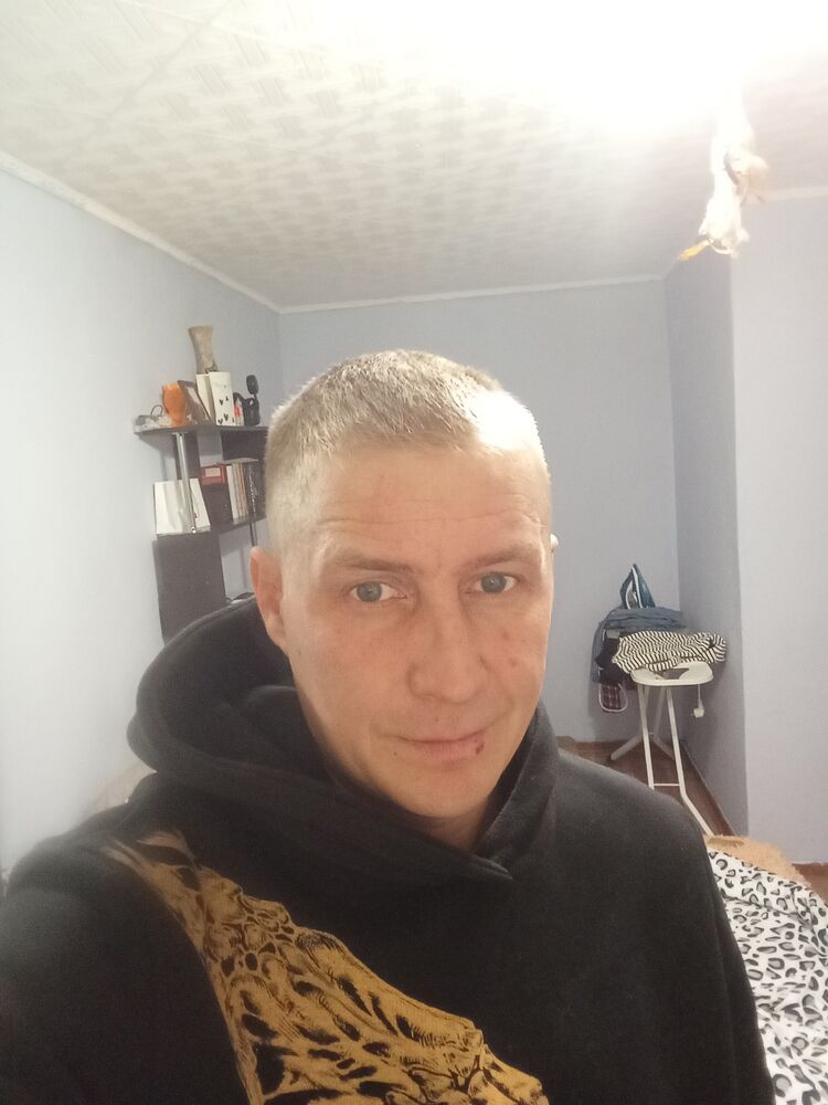  38977922  , 44 ,    