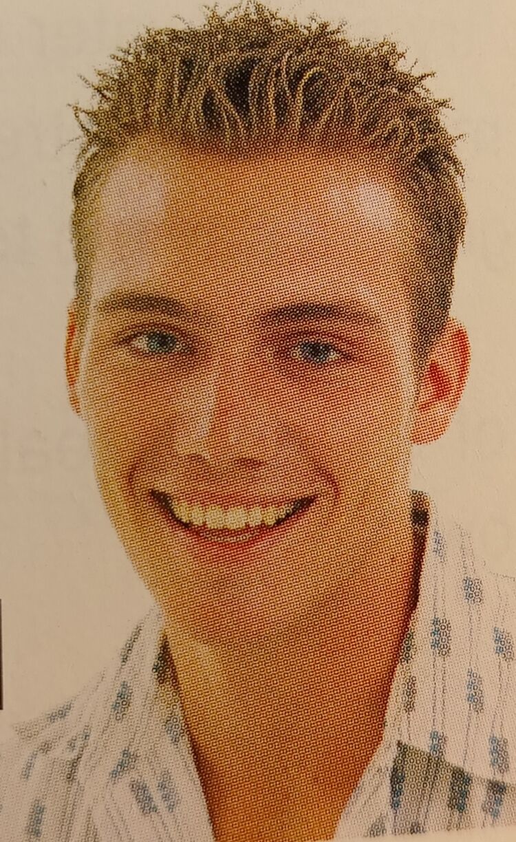  54659742  Laurenccio, 25 ,    