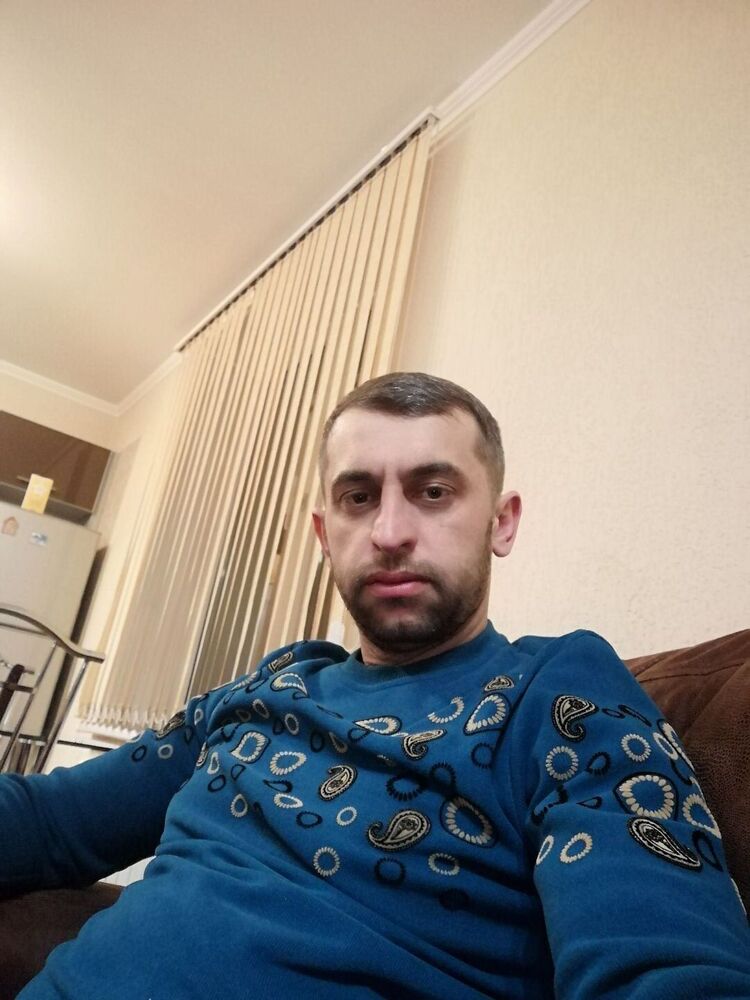  22651982  , 40 ,    