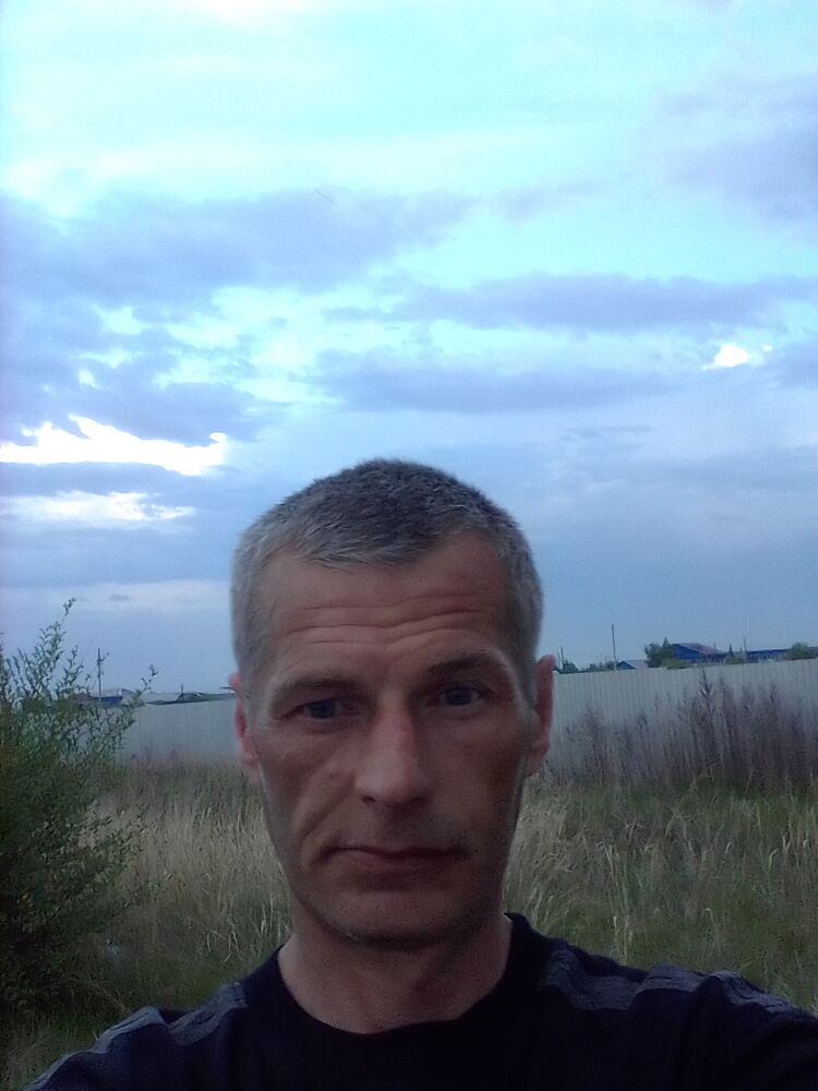  23048122  , 49 ,    